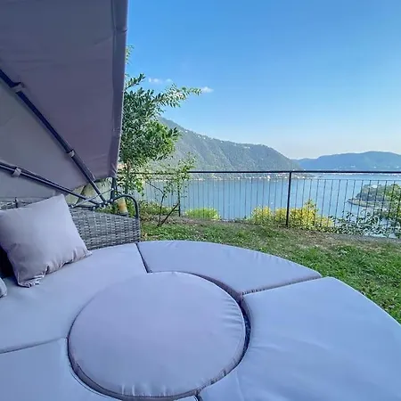 Elegante Casale Con Vista Lago Vicino A Vakantiehuis