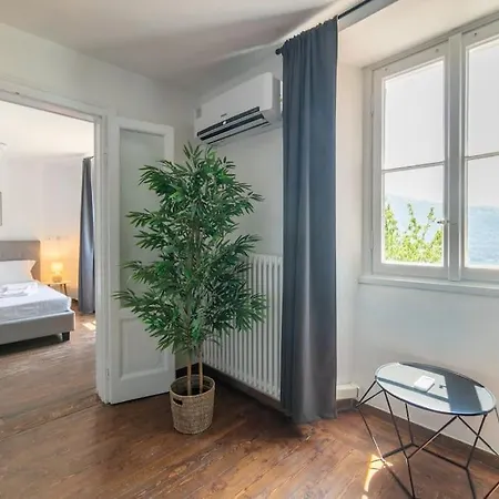 Elegante Casale Con Vista Lago Vicino A Vakantiehuis