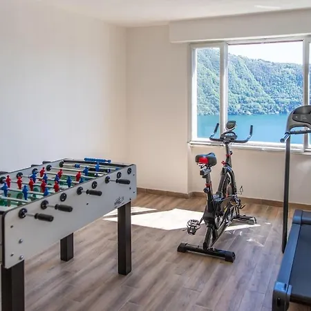 Vakantiehuis Elegante Casale Con Vista Lago Vicino A *