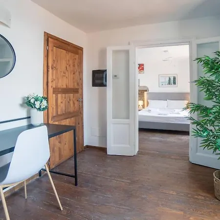Vakantiehuis Elegante Casale Con Vista Lago Vicino A Cernobbio